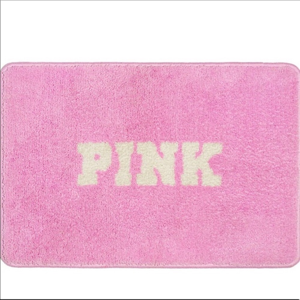 VICTORIA’S SECRET BATH AT RUG